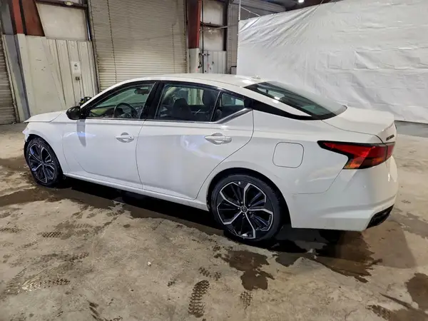 1N4BL4CV0RN397648 2024 NISSAN ALTIMA - Image 2