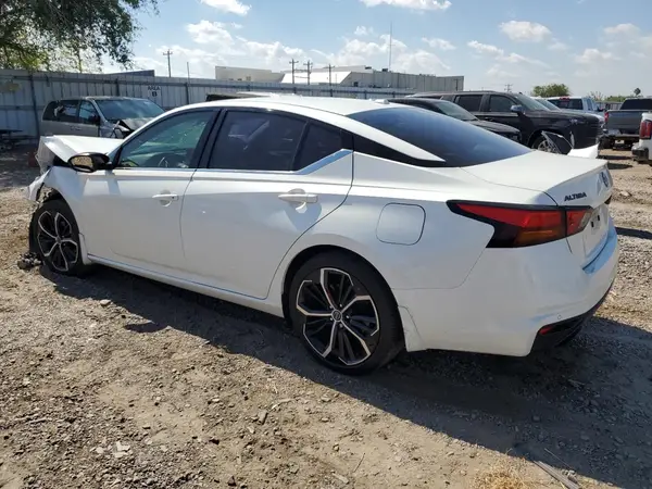 1N4BL4CV0RN432530 2024 NISSAN ALTIMA - Image 2