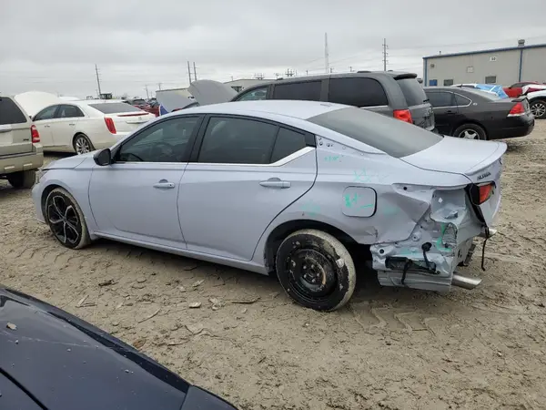 1N4BL4CV0RN432866 2024 NISSAN ALTIMA - Image 2