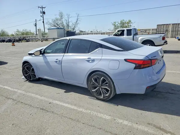 1N4BL4CV0SN316850 2025 NISSAN ALTIMA - Image 2