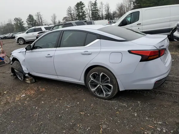 1N4BL4CV0SN318923 2025 NISSAN ALTIMA - Image 2