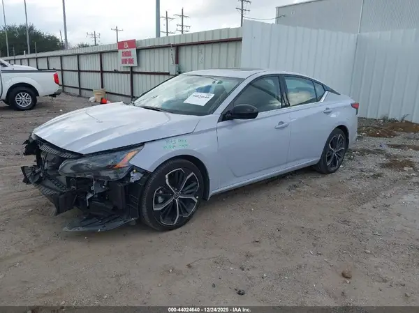 1N4BL4CV0SN357365 2025 NISSAN ALTIMA - Image 2