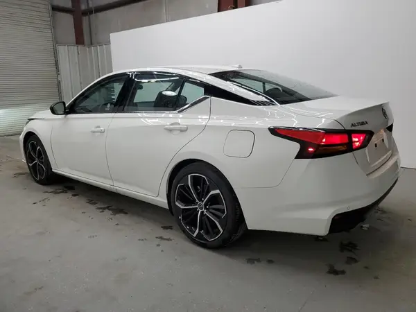1N4BL4CV0SN381858 2025 NISSAN ALTIMA - Image 2