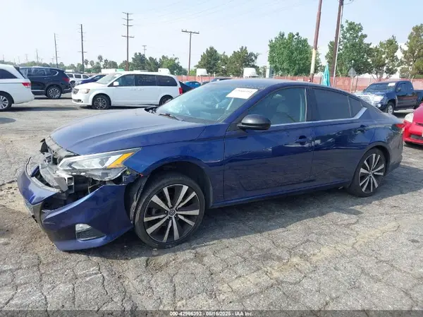 1N4BL4CV1KC160975 2019 NISSAN ALTIMA - Image 2