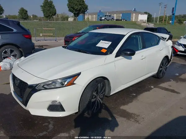 1N4BL4CV1LC123393 2020 NISSAN ALTIMA - Image 2