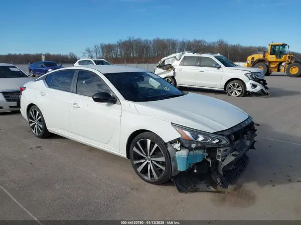 1N4BL4CV1LC245929 2020 NISSAN ALTIMA - Image 1