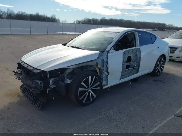 1N4BL4CV1LC245929 2020 NISSAN ALTIMA - Image 2