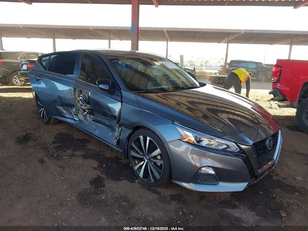 1N4BL4CV1LN320195 2020 NISSAN ALTIMA - Image 1
