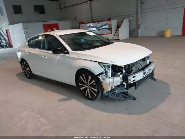 1N4BL4CV1MN375277 2021 NISSAN ALTIMA - Image 1