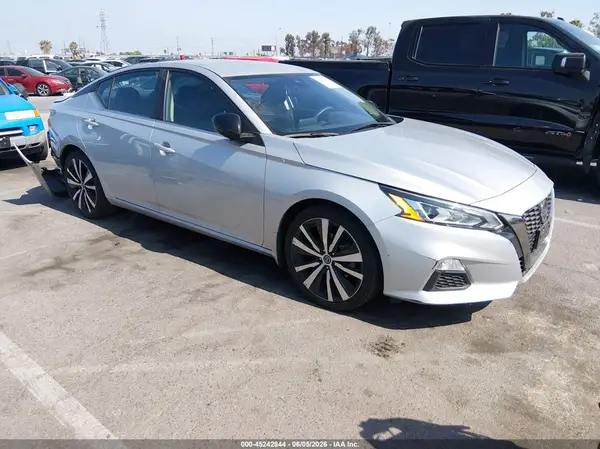 1N4BL4CV1NN377726 2022 NISSAN ALTIMA - Image 1