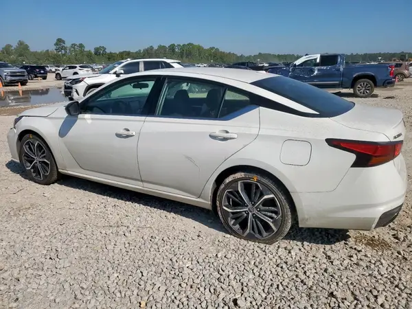 1N4BL4CV1PN330487 2023 NISSAN ALTIMA - Image 2