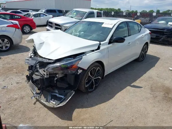 1N4BL4CV1PN344695 2023 NISSAN ALTIMA - Image 2