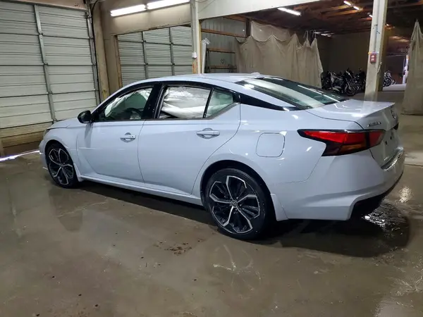 1N4BL4CV1PN364011 2023 NISSAN ALTIMA - Image 2