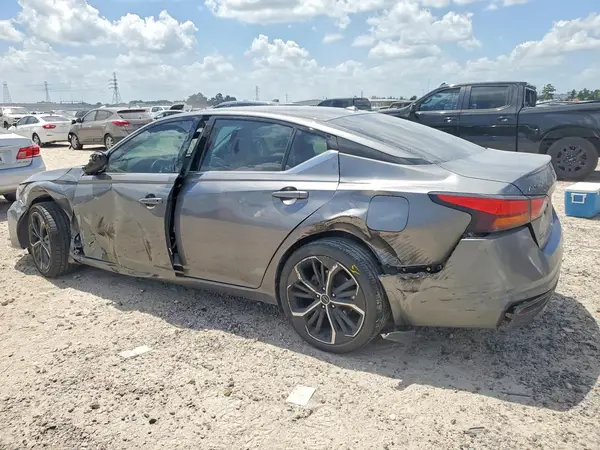 1N4BL4CV1RN304930 2024 NISSAN ALTIMA - Image 2