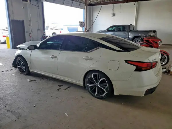 1N4BL4CV1RN310159 2024 NISSAN ALTIMA - Image 2