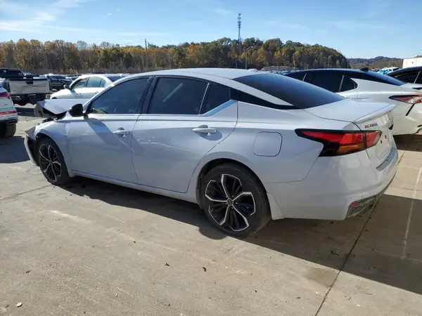 1N4BL4CV1RN320657 2024 NISSAN ALTIMA - Image 2