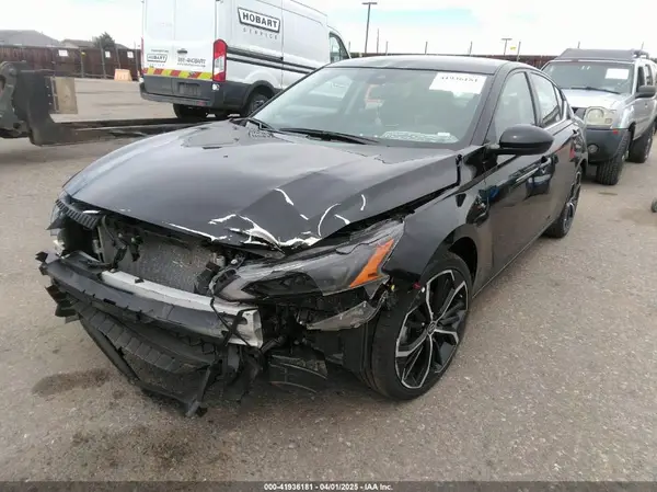 1N4BL4CV1RN348572 2024 NISSAN ALTIMA - Image 2