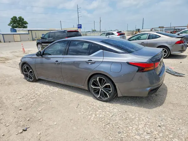 1N4BL4CV1RN366215 2024 NISSAN ALTIMA - Image 2