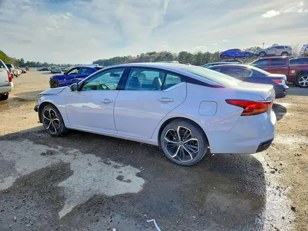1N4BL4CV1RN367736 2024 NISSAN ALTIMA - Image 2