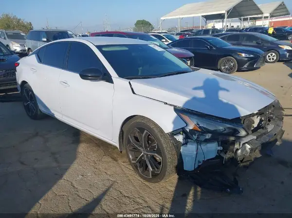 1N4BL4CV1RN377201 2024 NISSAN ALTIMA - Image 1