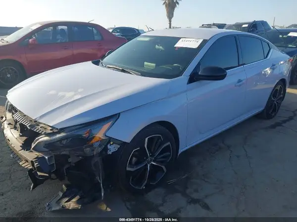 1N4BL4CV1RN377201 2024 NISSAN ALTIMA - Image 2