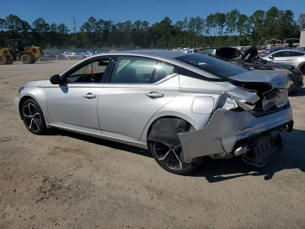 1N4BL4CV1RN380924 2024 NISSAN ALTIMA - Image 2