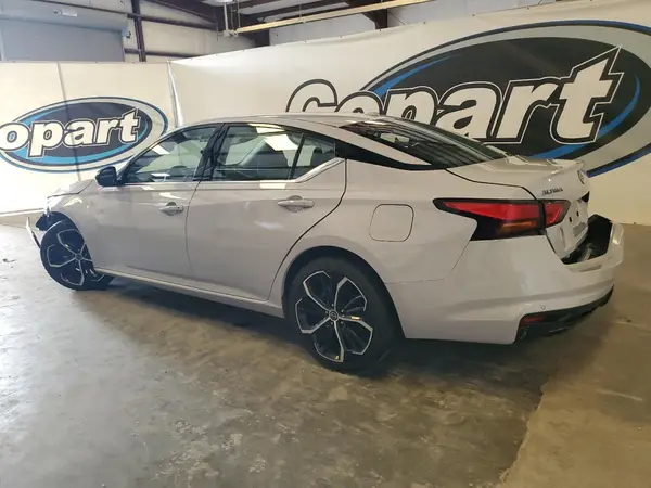 1N4BL4CV1RN384424 2024 NISSAN ALTIMA - Image 2