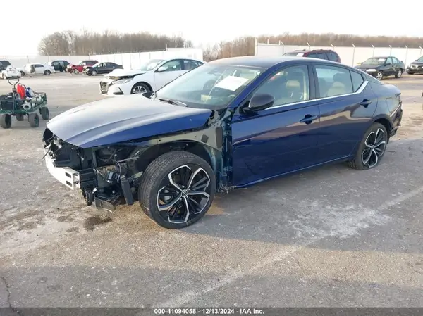 1N4BL4CV1RN399876 2024 NISSAN ALTIMA - Image 2