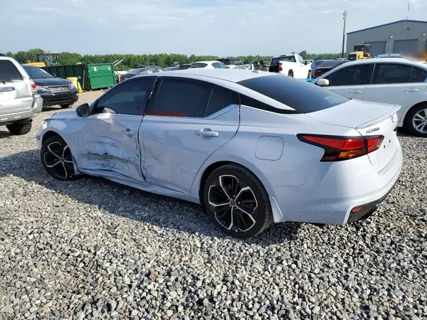 1N4BL4CV1RN407829 2024 NISSAN ALTIMA - Image 2