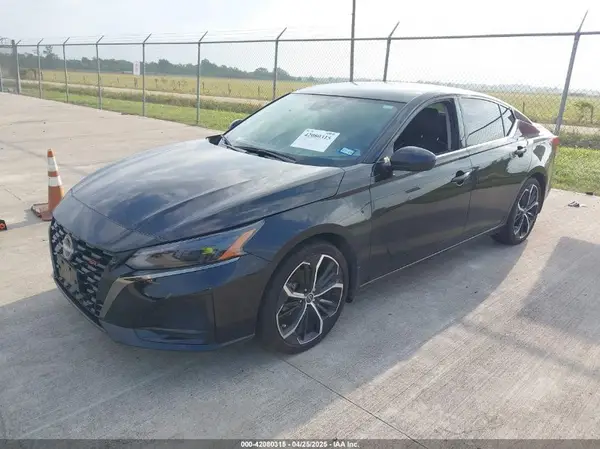 1N4BL4CV1RN424324 2024 NISSAN ALTIMA - Image 2