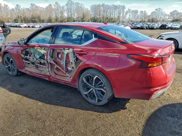 1N4BL4CV1RN431015 2024 NISSAN ALTIMA - Image 2