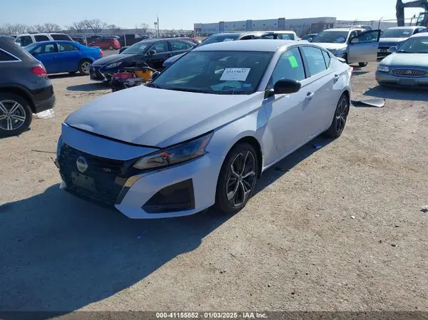 1N4BL4CV1RN434335 2024 NISSAN ALTIMA - Image 2