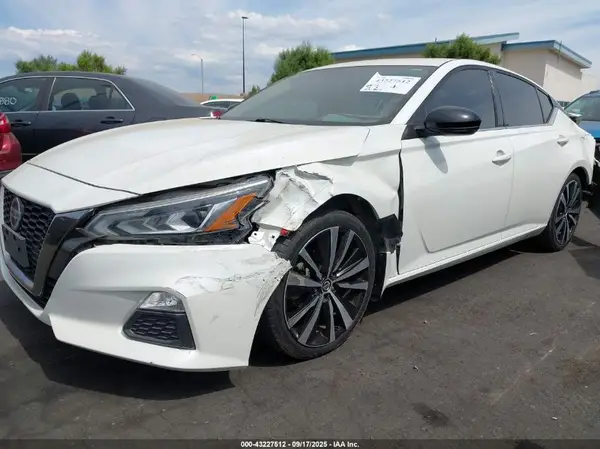 1N4BL4CV2KC180796 2019 NISSAN ALTIMA - Image 2