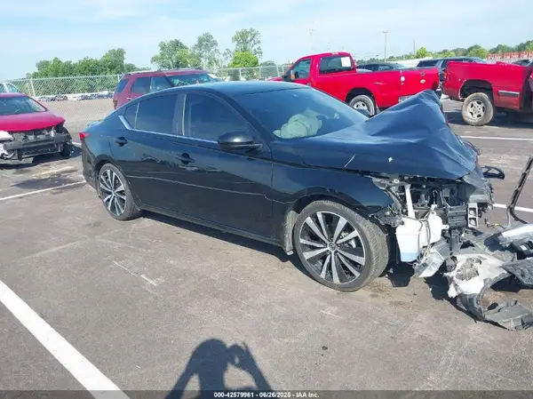 1N4BL4CV2LC269866 2020 NISSAN ALTIMA - Image 1