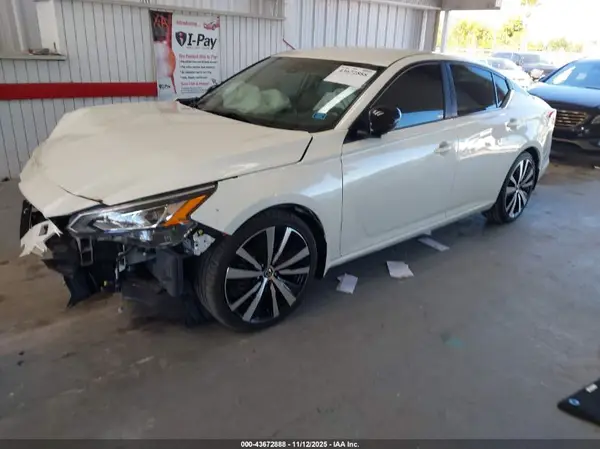 1N4BL4CV2LN321467 2020 NISSAN ALTIMA - Image 2