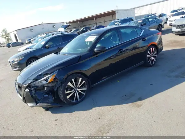1N4BL4CV2MN318036 2021 NISSAN ALTIMA - Image 2