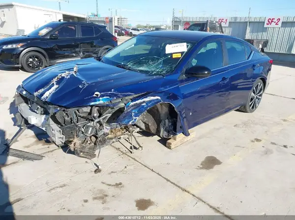 1N4BL4CV2NN335629 2022 NISSAN ALTIMA - Image 2
