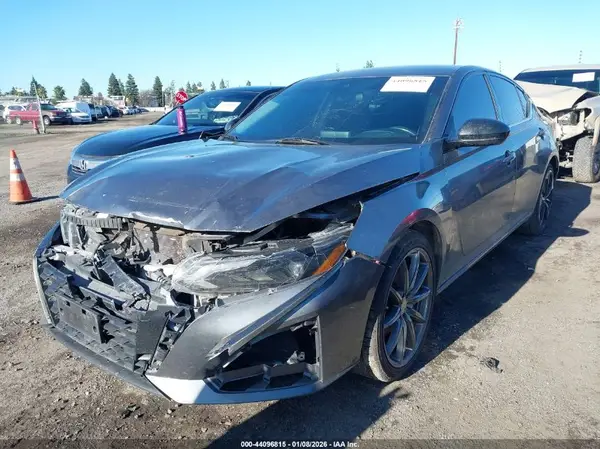 1N4BL4CV2PN347945 2023 NISSAN ALTIMA - Image 2
