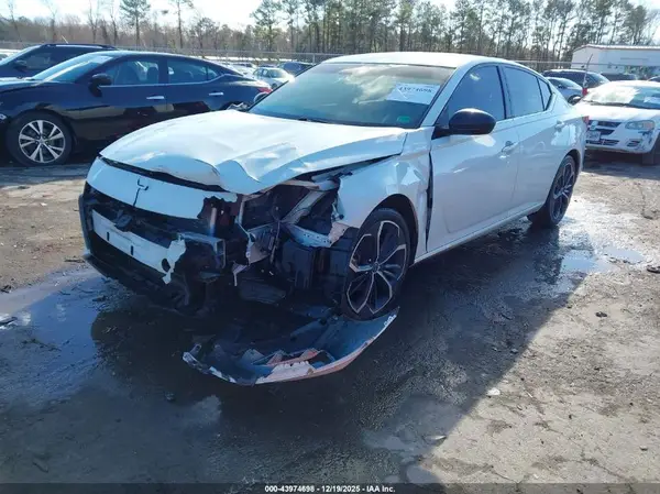 1N4BL4CV2PN368097 2023 NISSAN ALTIMA - Image 2