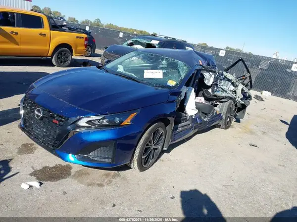 1N4BL4CV2PN408887 2023 NISSAN ALTIMA - Image 2