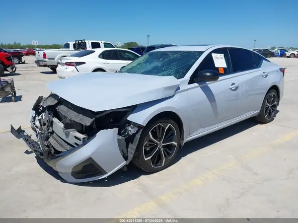 1N4BL4CV2PN422613 2023 NISSAN ALTIMA - Image 2