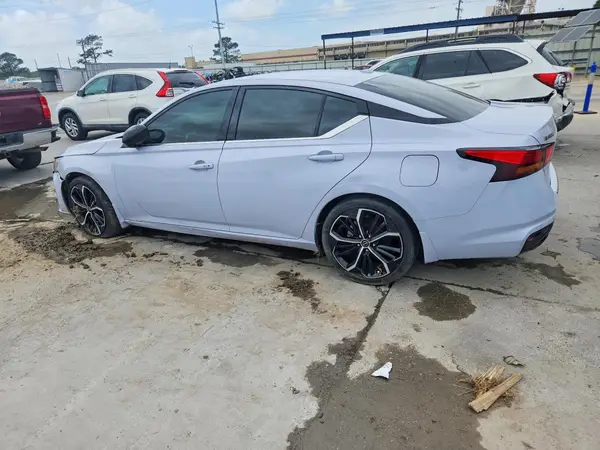 1N4BL4CV2PN425995 2023 NISSAN ALTIMA - Image 2