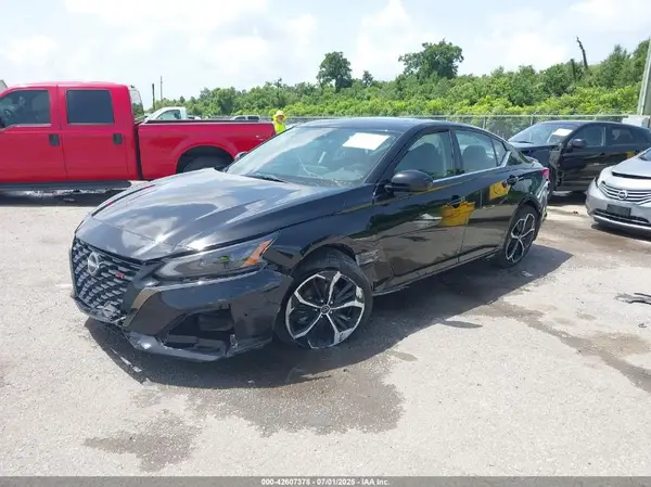 1N4BL4CV2RN300966 2024 NISSAN ALTIMA - Image 2