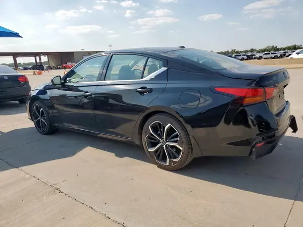 1N4BL4CV2RN321879 2024 NISSAN ALTIMA - Image 2