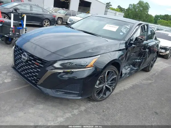 1N4BL4CV2RN330145 2024 NISSAN ALTIMA - Image 2
