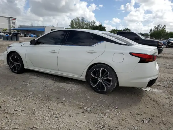 1N4BL4CV2RN374405 2024 NISSAN ALTIMA - Image 2
