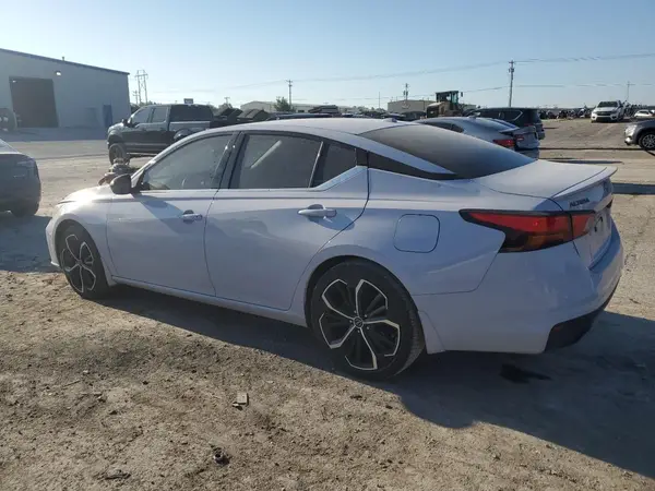 1N4BL4CV2RN376669 2024 NISSAN ALTIMA - Image 2