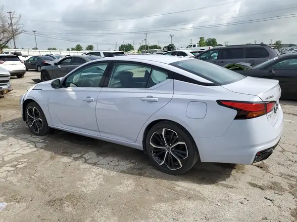 1N4BL4CV2RN377188 2024 NISSAN ALTIMA - Image 2
