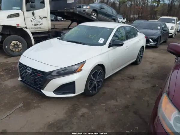 1N4BL4CV2RN387607 2024 NISSAN ALTIMA - Image 2