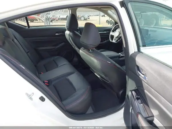 1N4BL4CV2RN397876 2024 NISSAN ALTIMA - Image 8